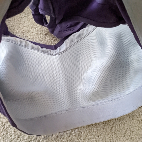 34D Moving Comfort Sports Bra - Picture 4 of 4